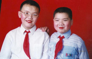 Illustration for article titled China's Embarrassing Childhood Photos